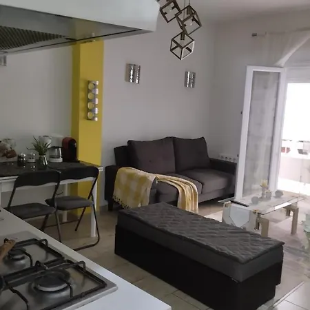 Lovley Near Train Station Apartment Thessaloniki