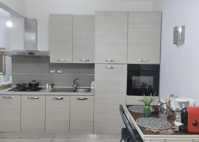 Lovley Near Train Station *